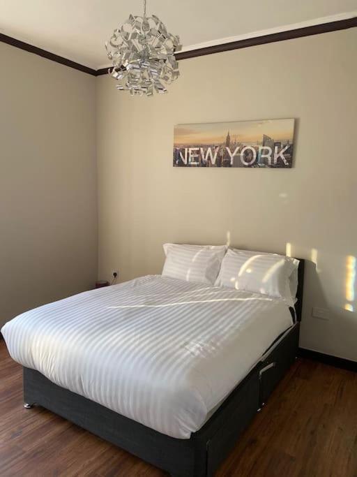 One Bedroom Apartment In Gorgie With New Central Heating System Édimbourg Extérieur photo