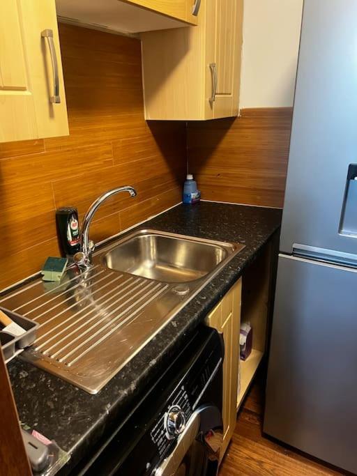 One Bedroom Apartment In Gorgie With New Central Heating System Édimbourg Extérieur photo